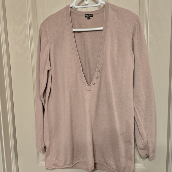 Eddie Bauer Soft Pink V-Neck Sweater - Picture 2 of 6
